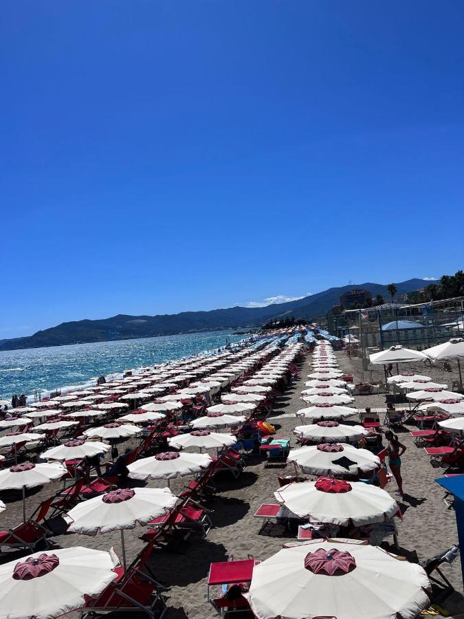 Savona Casa Per Vacanze E Lavoro Exterior foto